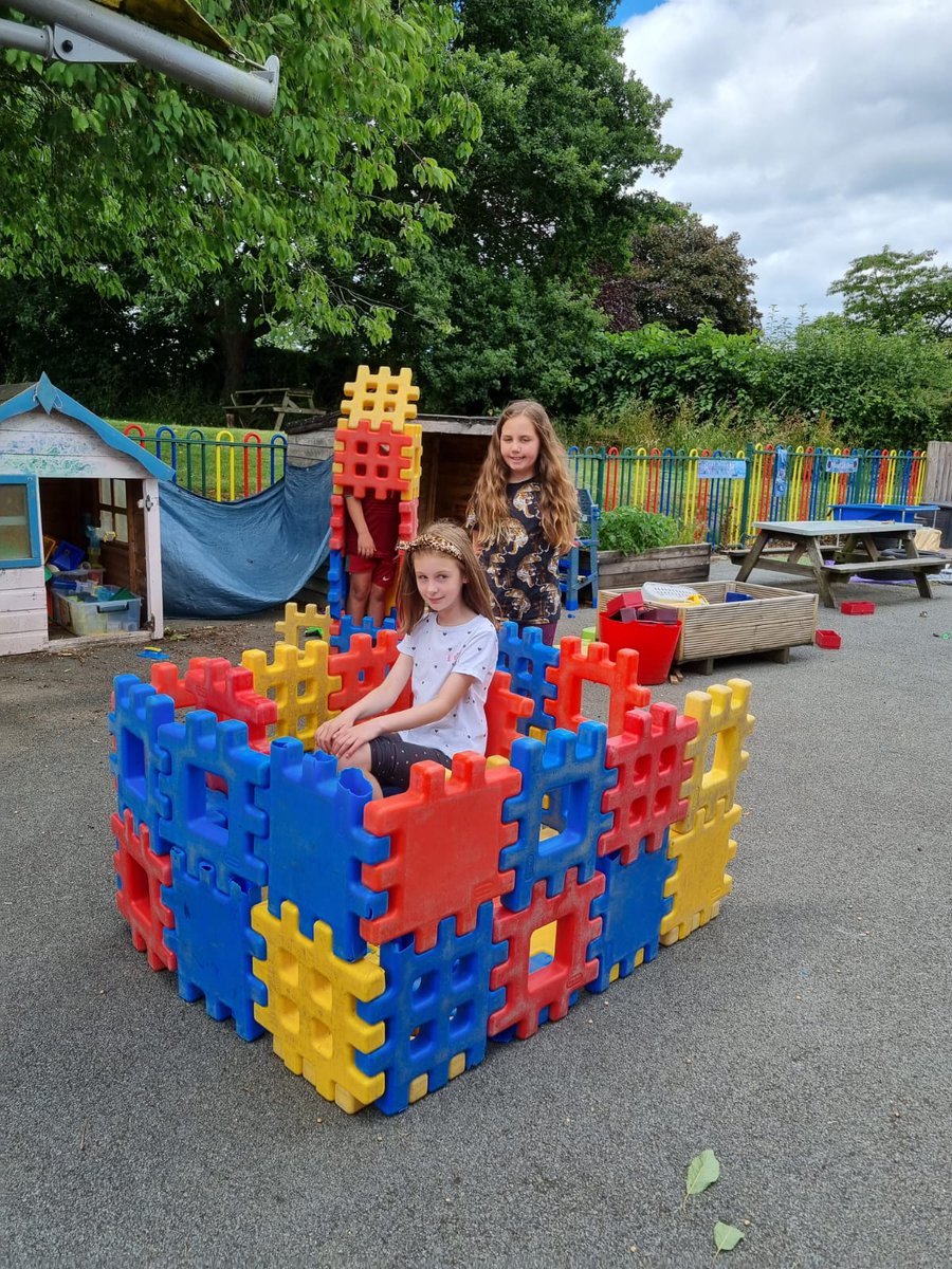 ysgolyfoel's tweet photo. Blast off!! #FOEL https://t.co/OmEz9NJlVR