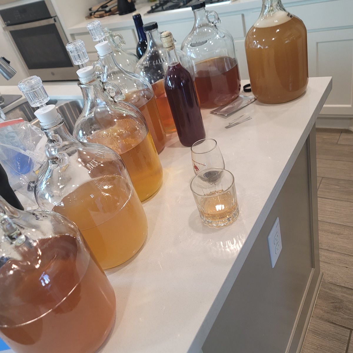 YouToBrew's tweet photo. Trying different meads made by different home brewers!!! Happy Friday everyone!
#homebrewing #makemead #mead #youtobrew https://t.co/cwMXrHH79h
