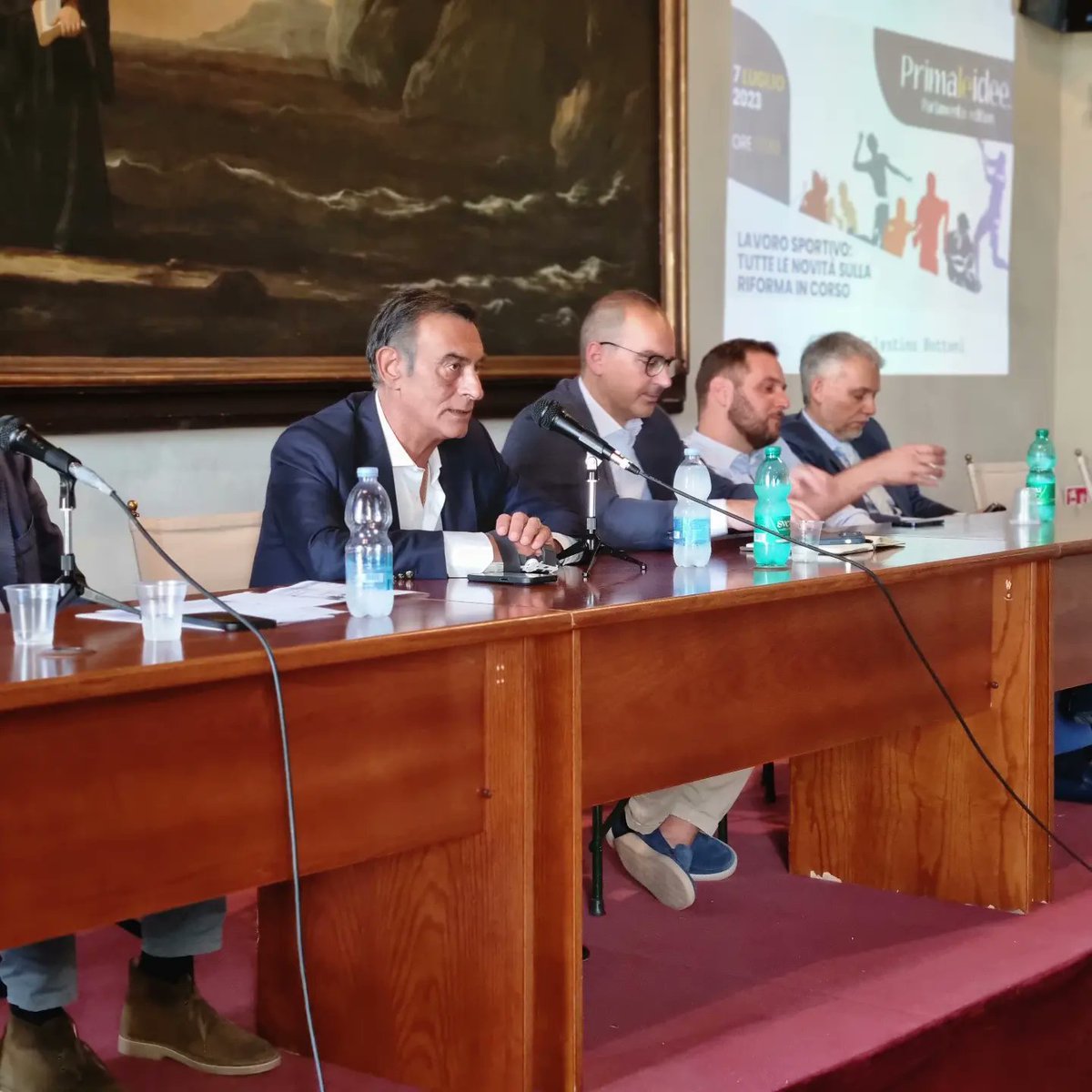 Silvestroninews's tweet photo. LAVORO SPORTIVO: ne abbiamo parlato questo pomerigio ad Ariccia con l'On. Volpi, l'On. Perissa, il Coordinatore Dipartimento Professioni FdI Cuccioletta, in un incontro pensato per avvicinare la politica al cittadino e informare in modo chiaro l'attività svolta in Parlamento. https://t.co/IOT3xxETvv