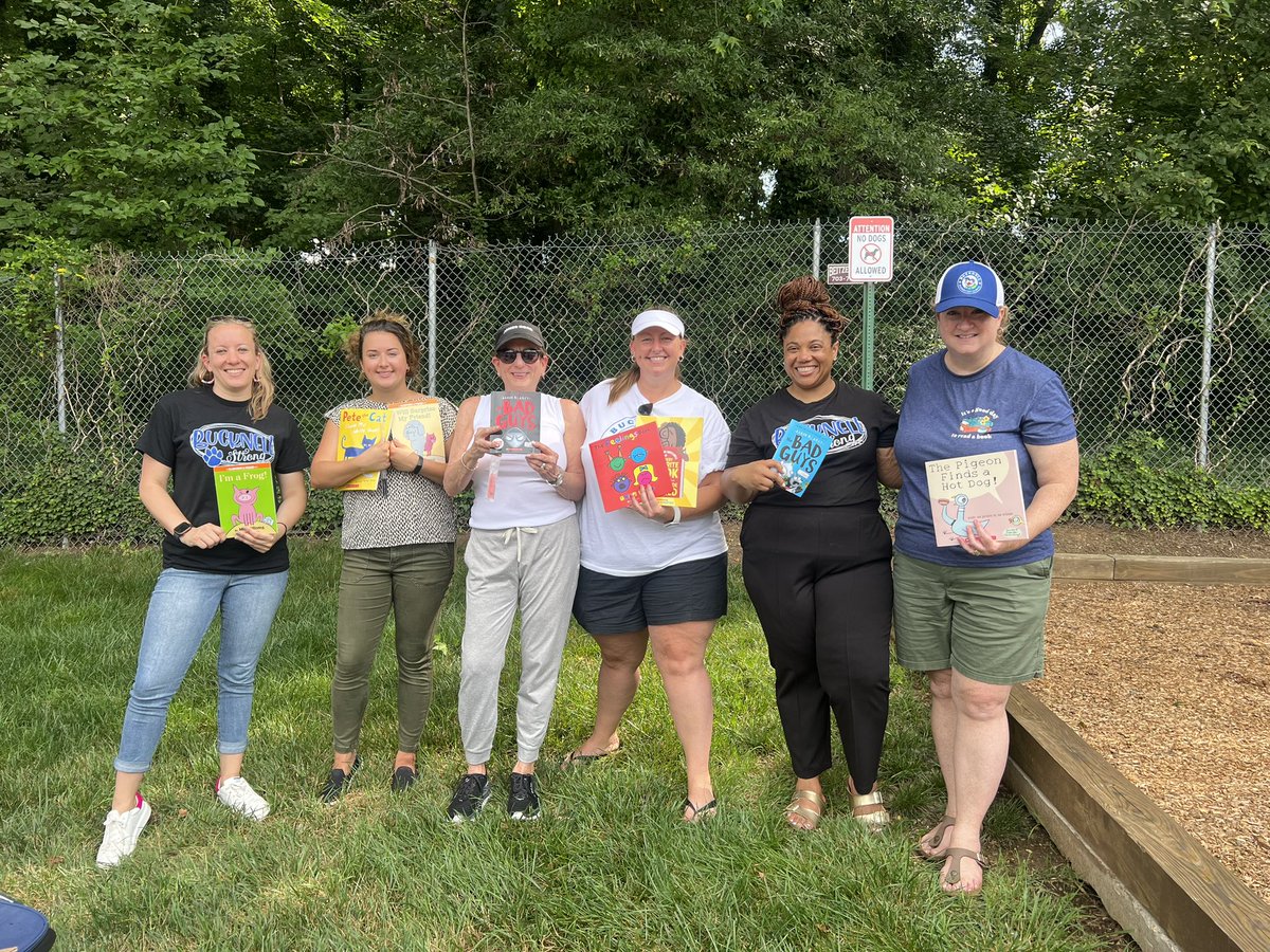 Thank you to our staff & community partners - the Northern VA Chapter of Jack & Jill of America, Inc.! Jack&Jill both purchased the books & helped us deliver to students 💙 Our librarian, Ms. Ames, is the master planner and brought everything to life! @kerryoames #BucknellStrong