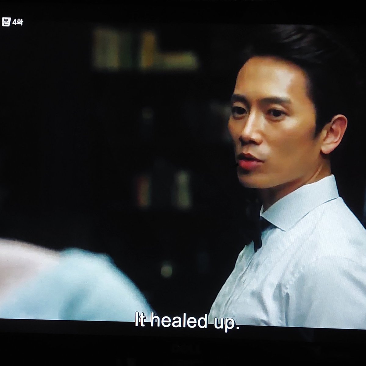 LawfulHusbands's tweet photo. This was not just a way to excuse his blatantly checking out Gaon but also a way to tell Gaon he noticed as Gaon just minutes before said he's not recovered and he didn't wanna go home, it's Yohan telling Gaon he's okay with him staying even after he's healed https://t.co/QdV6s3sCq5