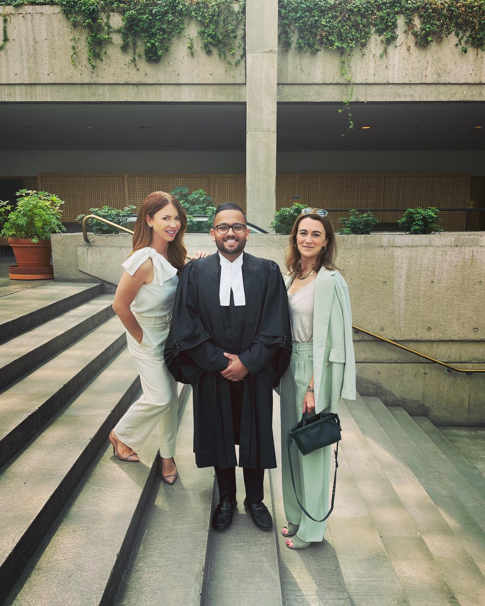 SarahLeamonLaw's tweet photo. Another one of my law babies is all grown up 😭 congratulations to @Tsaund_ and to everyone else who was called to the B.C. Bar this morning! https://t.co/5VhcintxPt