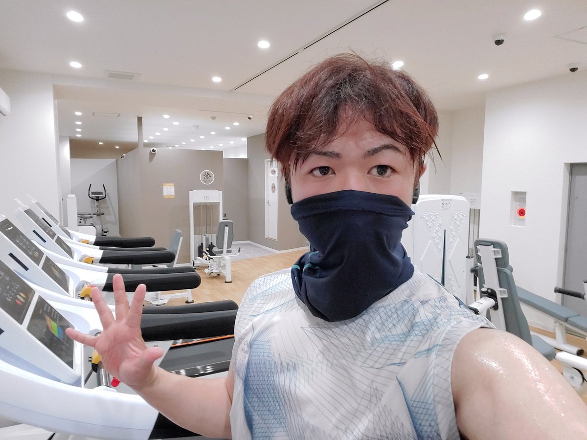 深夜だと誰もいません(笑)
chocoZAP仲間欲しいですね🍀
深夜にchocoZAPしてみませんか？
パーソナルしますよ👊

最近、心霊YouTube見すぎて、何も無いのに怖がりになってる(笑)

毎日ランニング20分は続けるつもりです💦