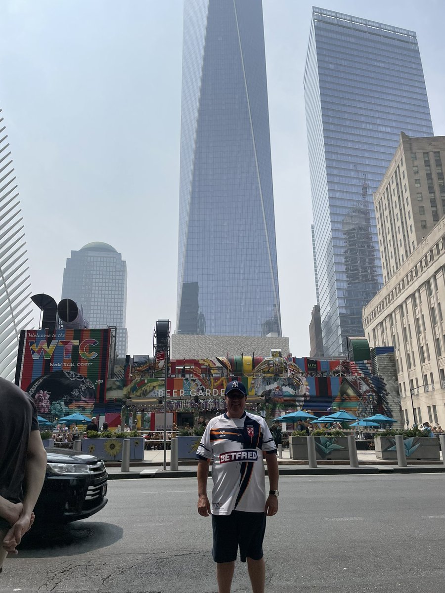 68Fozzy's tweet photo. @Rob7Burrow Spreading awareness in NYC 🇺🇸 in front of the World Trade Centre in my MND England top 🏴󠁧󠁢󠁥󠁮󠁧󠁿 @mndassoc @England_RL Sir Kevin Sinfield @WiganWarriorsRL on Rob Burrow day #toomanyreasonstolive https://t.co/FLDyJHABCU