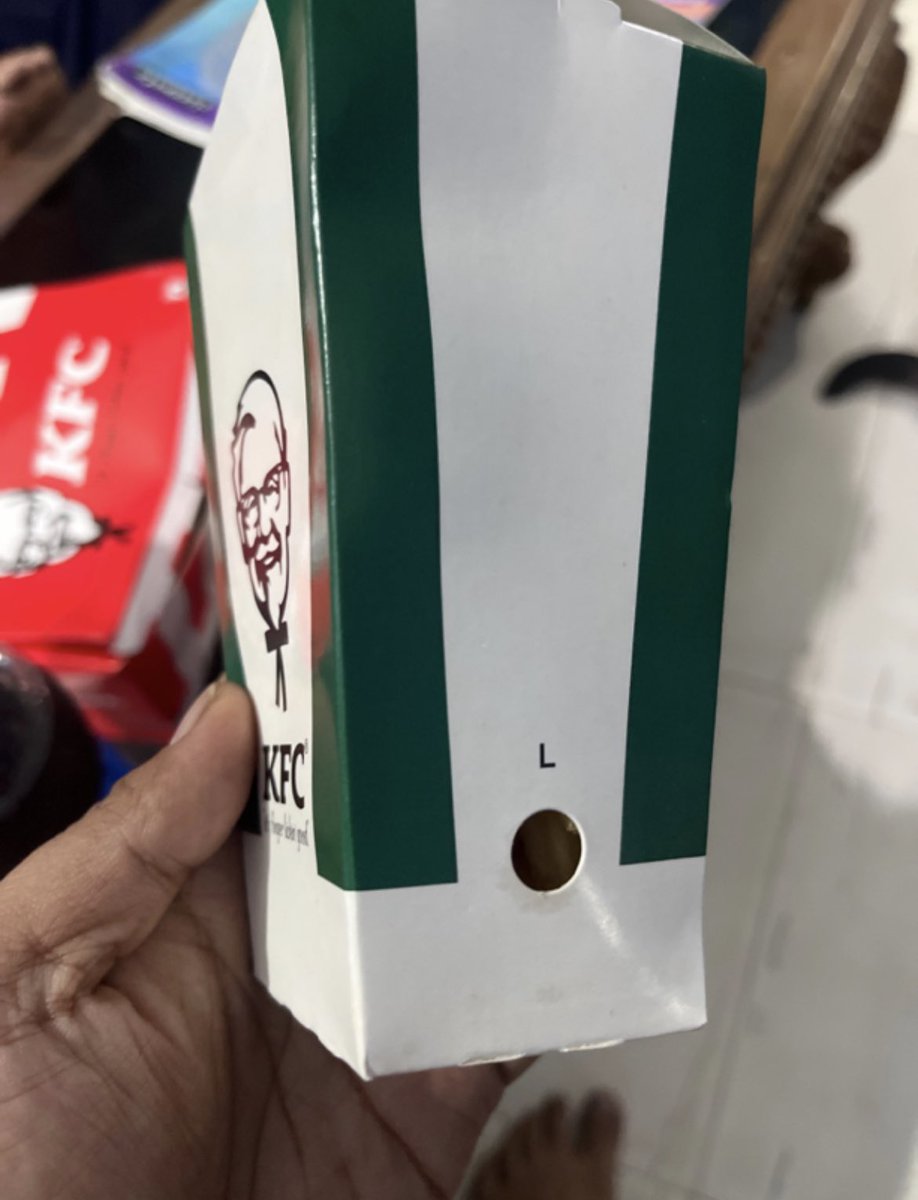 Facts4Funs's tweet photo. My recent order from @KFC_India Agartala ws incredibly disappointing. Missing mayo dips and Pepsi,mixed-up sizes for popcorn and fries,n receiving the wrng chickn roll left me with a negative imprssion.The mistks n disregard for customer satisfction mke me question their cmmitmnt https://t.co/fzw7EskqNi
