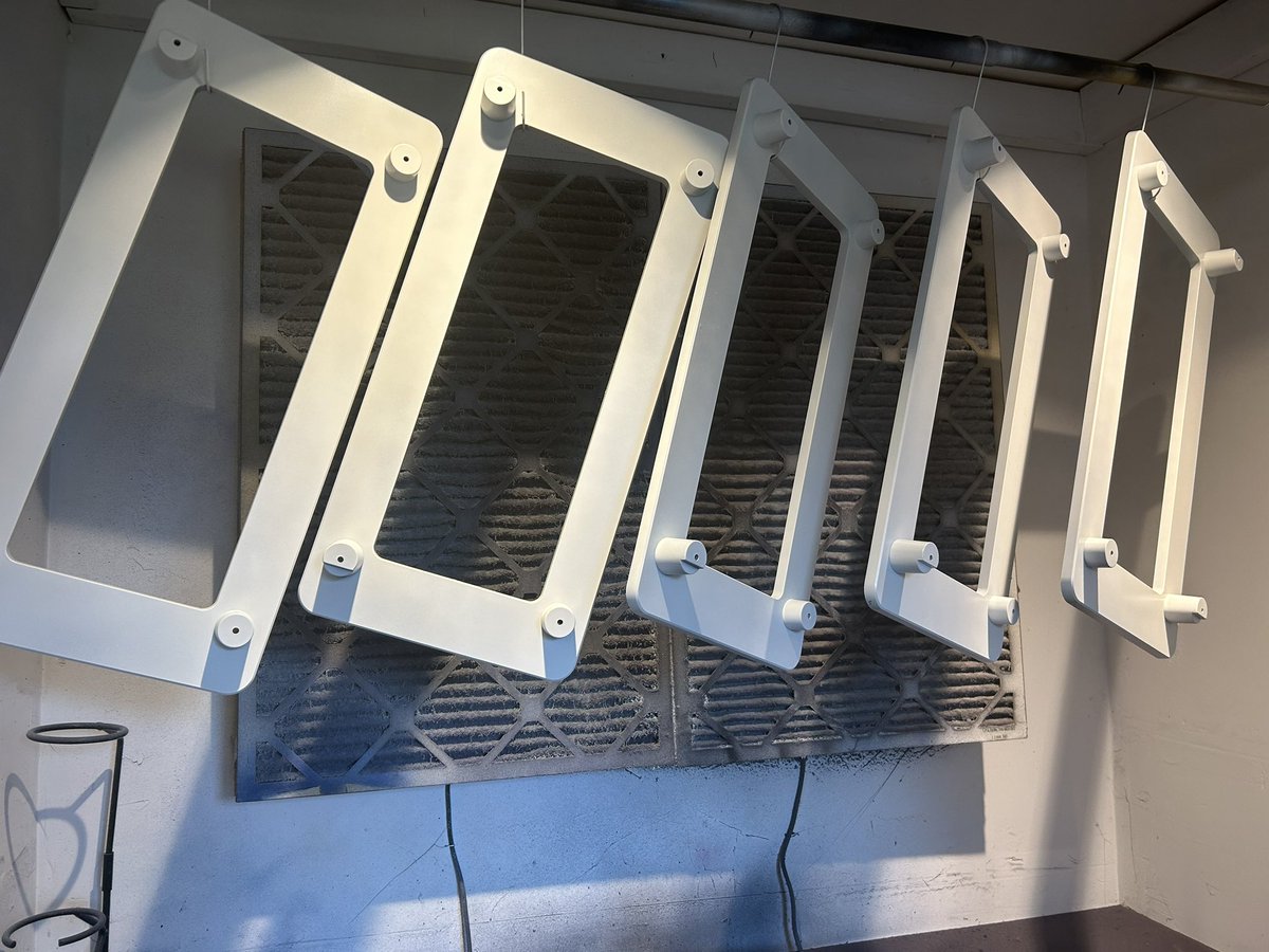 BlueHorse_STU's tweet image. Next one, LTX Expo! Painting and clearing the case parts for Whale PC @LTXexpo @LinusTech and @StarforgePCs
#ltxepo #linus #linustechtips #starforge
