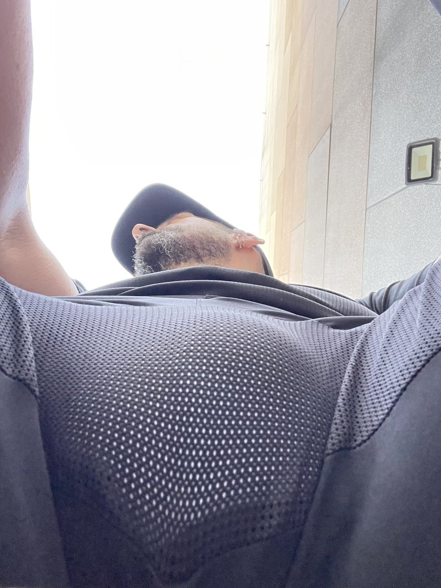grindrmemata's tweet photo. https://t.co/b1zJYihFxN
