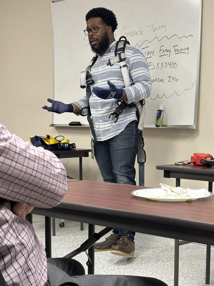 Kyle_Turner_'s tweet photo. #Terracon #Savannnah had our quarterly safety luncheon today with an excellent presentation on proper inspection and use of fall prevention equipment. Regular inspection and routine replacement could literally save your life.

#FallPrevention
#Inspection
#SafetyEquipment
#Safety https://t.co/iBLwrXwKyX