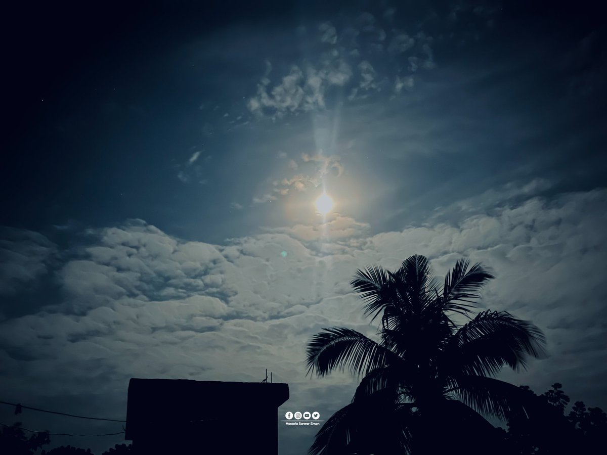 TawsifEmon's tweet photo. এক জোছনাভরা আকাশ নিয়ে
বসে আছি রাতের শহরে!🤍 https://t.co/wTa061UnxV