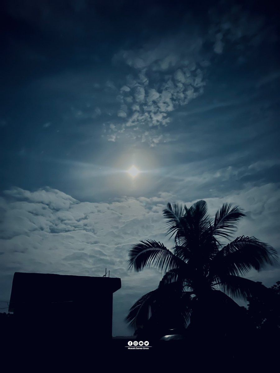 TawsifEmon's tweet photo. এক জোছনাভরা আকাশ নিয়ে
বসে আছি রাতের শহরে!🤍 https://t.co/wTa061UnxV