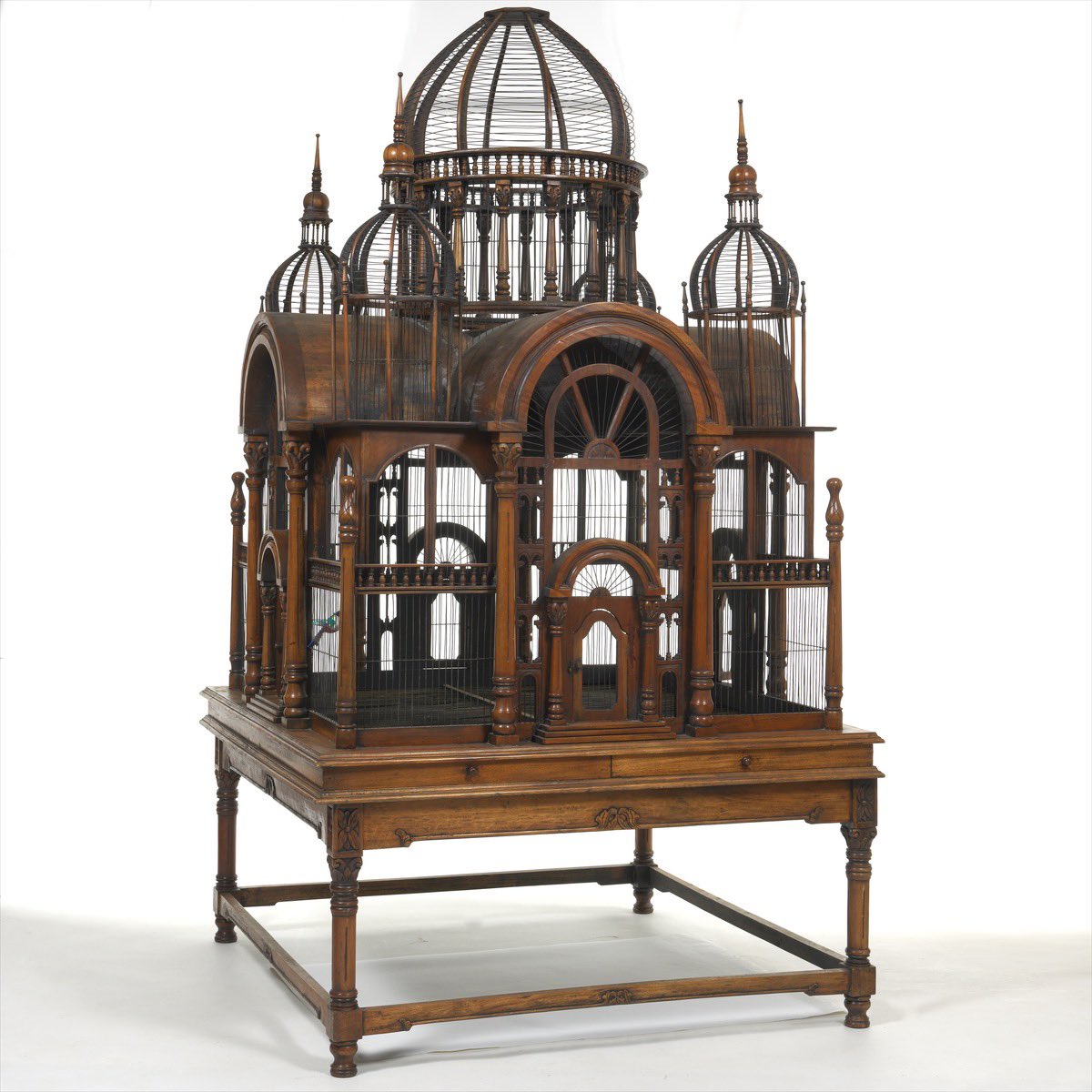 ThanatosArchive's tweet photo. Those Victorians really knew how to build a birdcage!

#antiques
 #bird https://t.co/GXdrJRL0OL