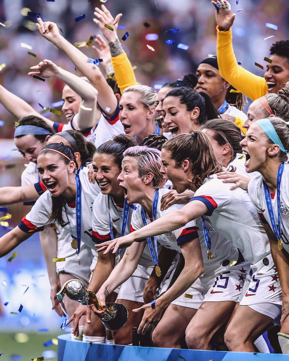 brfootball's tweet photo. Four years ago today, the USWNT won their fourth World Cup 🏆🏆🏆🏆

The back-to-back champs begin their quest for No. 5 in 14 days ⏳ https://t.co/ENUpsoK500