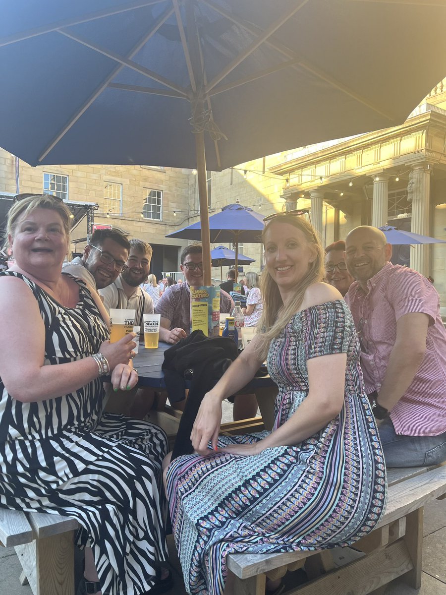 KevinWSheards's tweet photo. Post races beers for @SheardsAccts at the wonderful @theLBT Live music and beers. Perfect! https://t.co/uJ5geGJNFu
