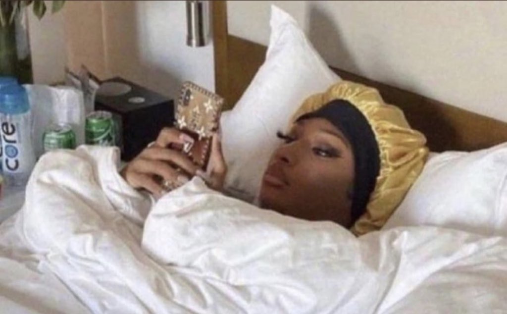 KourtneyannK's tweet photo. Me scrolling through social media to avoid responsibilities https://t.co/h7KwULVGOe