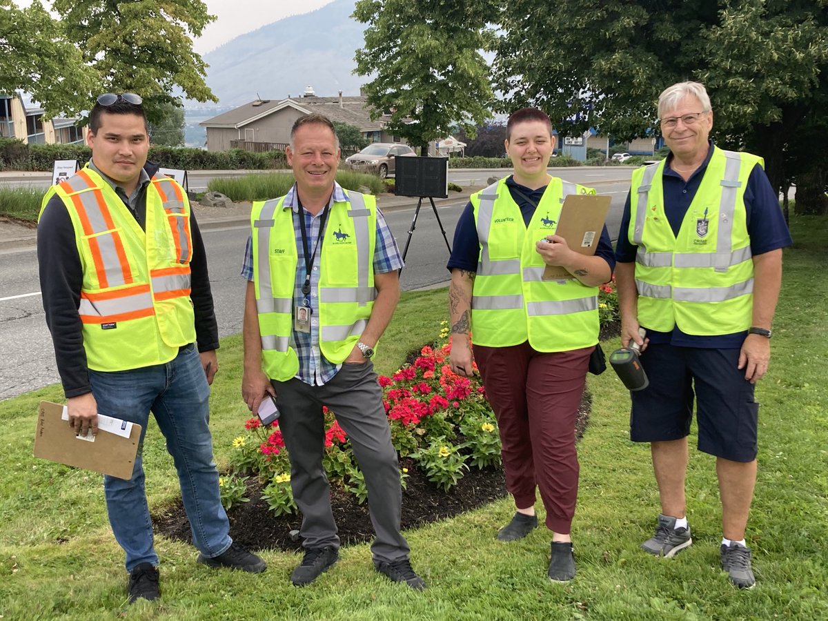 What’s happening you ask? It’s the Kamloops SpeedWatch possie! Thanks for keeping our community in the safe zone! ##🙏🚔👀⁦<a href="/cityofkamloops/">City of Kamloops</a>⁩ ⁦<a href="/KamloopsRCMP/">Kamloops RCMP</a>⁩ ⁦<a href="/icbc/">ICBC</a>⁩