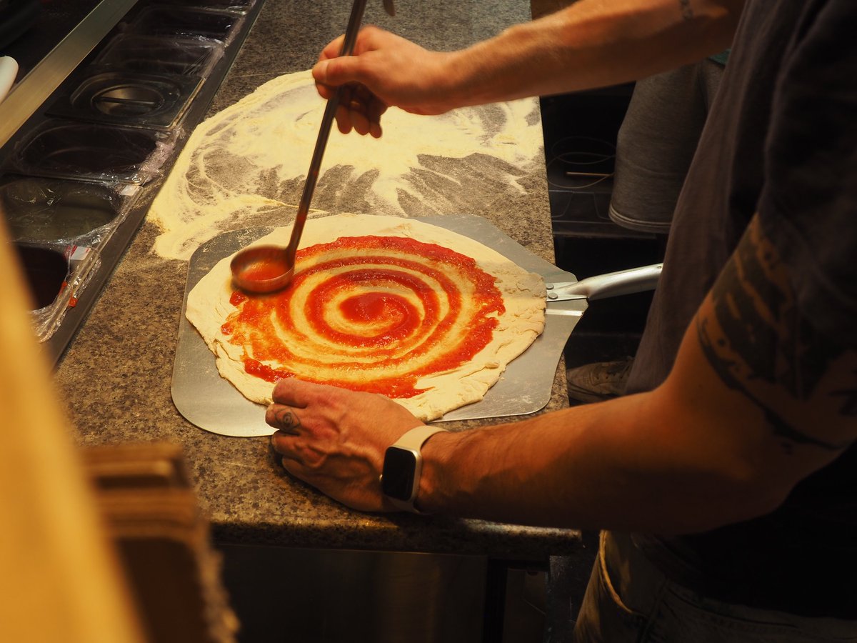 Happy Friday!
We're open until 2am, and serving pizza ALL NIGHT 🍕😎🔥