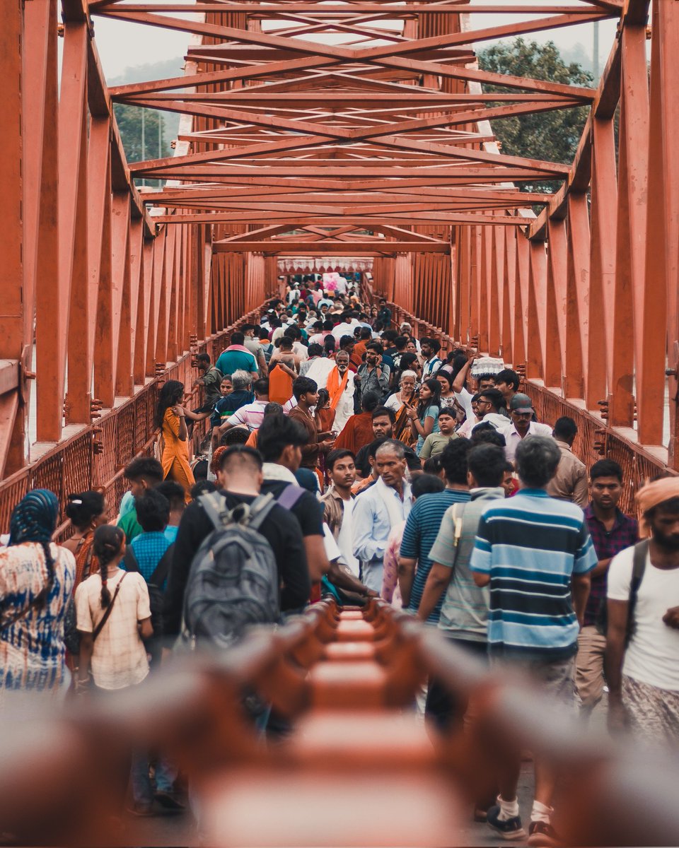 thethiirdeyee's tweet photo. Discover the essence of faith and devotion in the vibrant tapestry of Haridwar's rituals.! 🕉️🙏

📍Har Ki Pauri, Haridwar, Uttarakhand! 🏞️

#Haridwar #Uttarakhand #CanonPhotography https://t.co/QCsYP05XwO