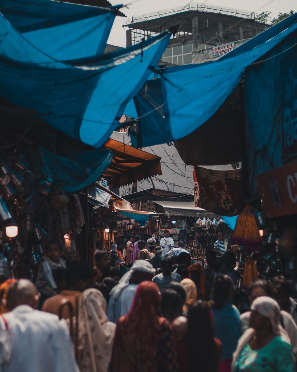 thethiirdeyee's tweet photo. Discover the essence of faith and devotion in the vibrant tapestry of Haridwar's rituals.! 🕉️🙏

📍Har Ki Pauri, Haridwar, Uttarakhand! 🏞️

#Haridwar #Uttarakhand #CanonPhotography https://t.co/QCsYP05XwO