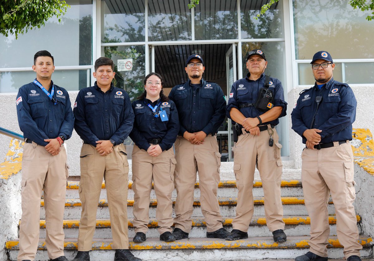 pcmqro's tweet photo. El #Turno2 del departamento de emergencias les desea un buen fin de semana 🤝🏻.
#ProtecciónCivilLoHacemosTodos
📲 https://t.co/qv5y0hX2HS https://t.co/25AiqzqEAN