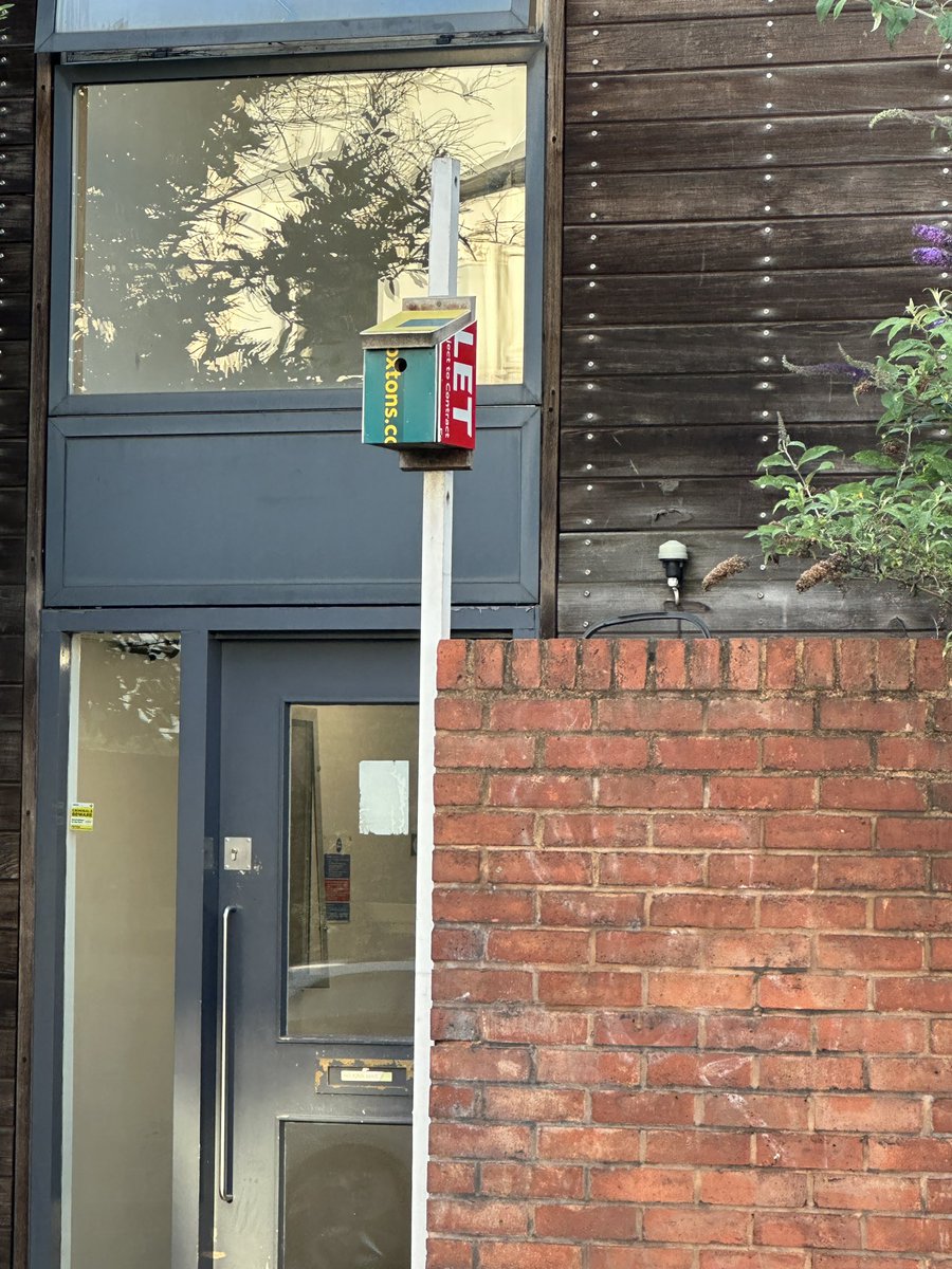 The only reason these horrid estate agents signs should be allowed.