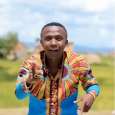 AlefaMusic's tweet photo. #webradio #alefamusic #NowPlaying :  legotsy - salegy papillon. Click to listen now https://t.co/kQ2NkrDyWo https://t.co/saVENTpBvI