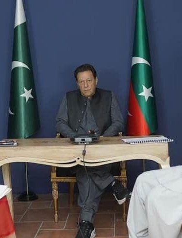 پٹھان کی تصویر دیکھتے ہی چپ کر کے ریٹویٹ کر دیا کرو
