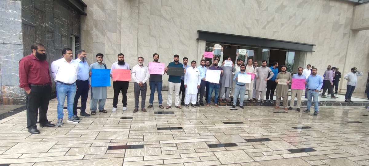 Drsundas9's tweet photo. @geonews_urdu #JusticeForBayerPak
All divested employees of Bayer Pakistan are waiting for severance package.its about 250 families matter.
@BayerPharma @Bayer @Greentvpakistan @HamidMirPAK @SdqJaan @samiabrahim @Dawn_News @humnewspakistan https://t.co/OMxXklBhdc