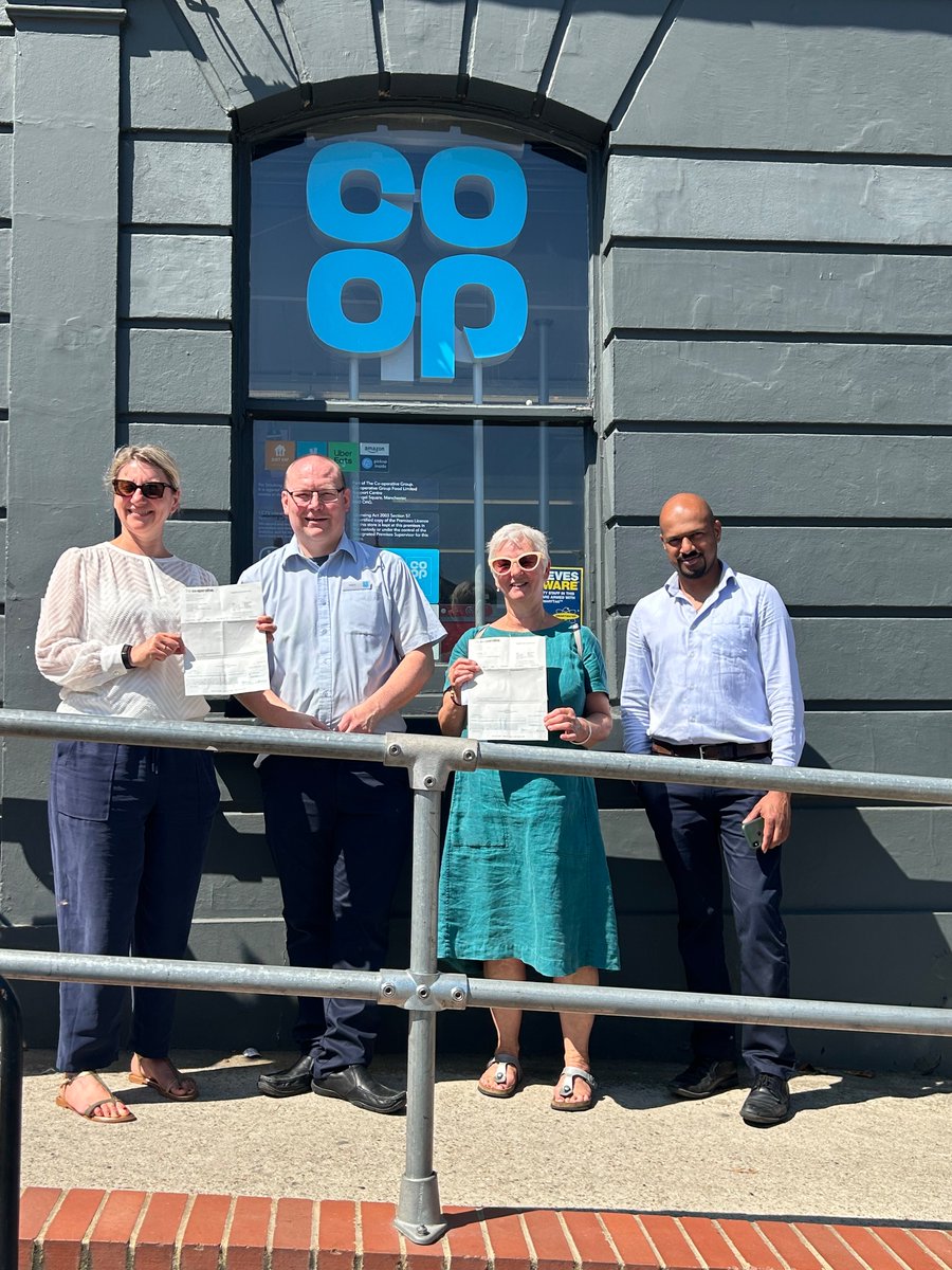 Wheeler78Mark's tweet photo. Coop Kingston Kings Road and Kingston Lower Marsh Lane joined forces to make a Community donation to @Anstee_Bridge who do fantastic work helping Children develop their education etc when they do not have another school to go too . Today a donation to from the two stores of £300 https://t.co/zQ3gB9QsYe
