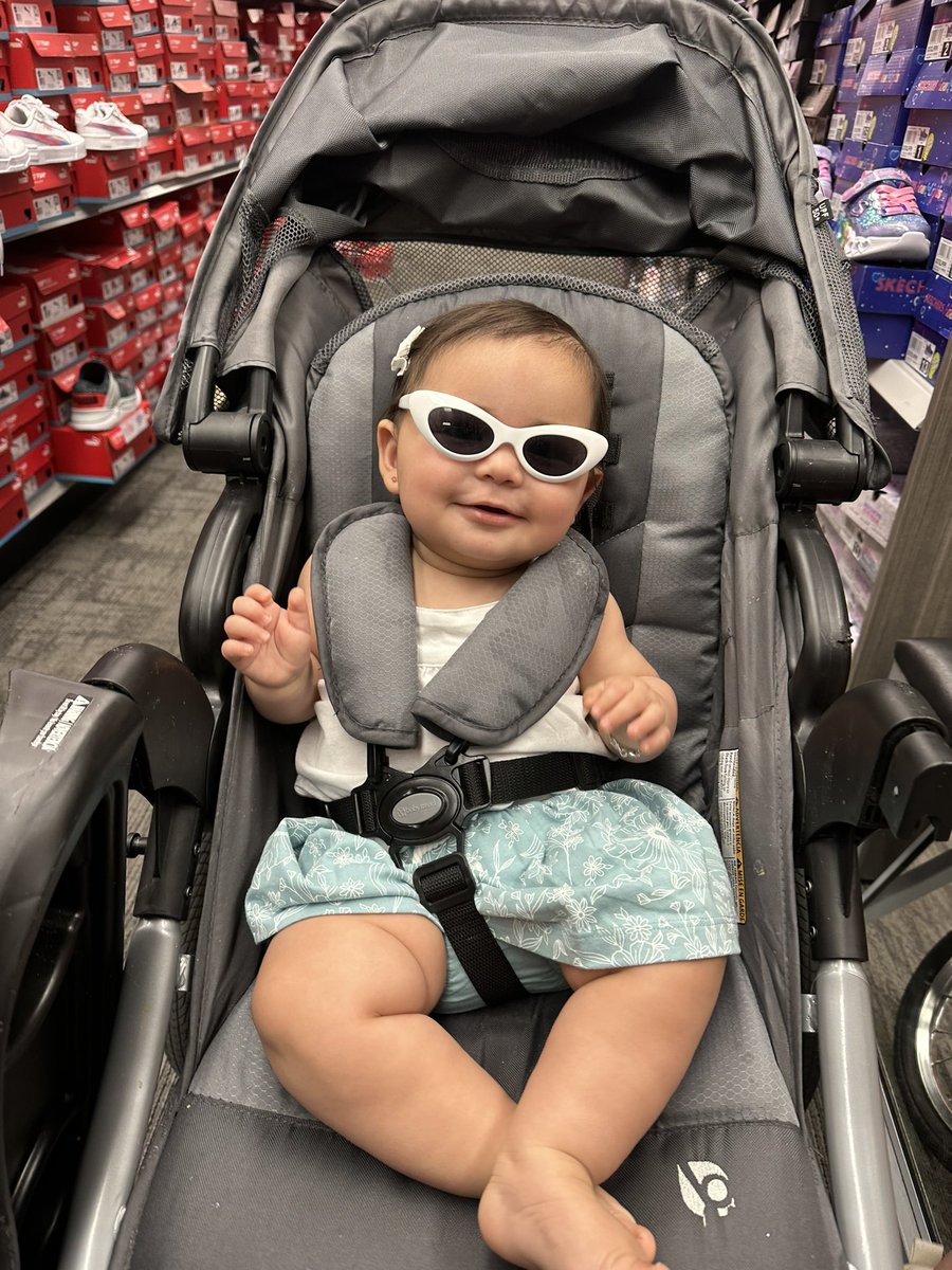 yeci_i's tweet photo. I’ve totally slacked it with her milestone pics 😭 but here’s an update for 7-8 months 🫶🏼 

-she’s wanting to crawl 
-loves playing patty cake
-standing and jumping in her jumper
-SHE HAS 2 TEETH 🦷 
-loves swimming in the pool
-she can wave hello and goodbye 
-sassy as can be💅🏼 https://t.co/1oMwr7AMbT