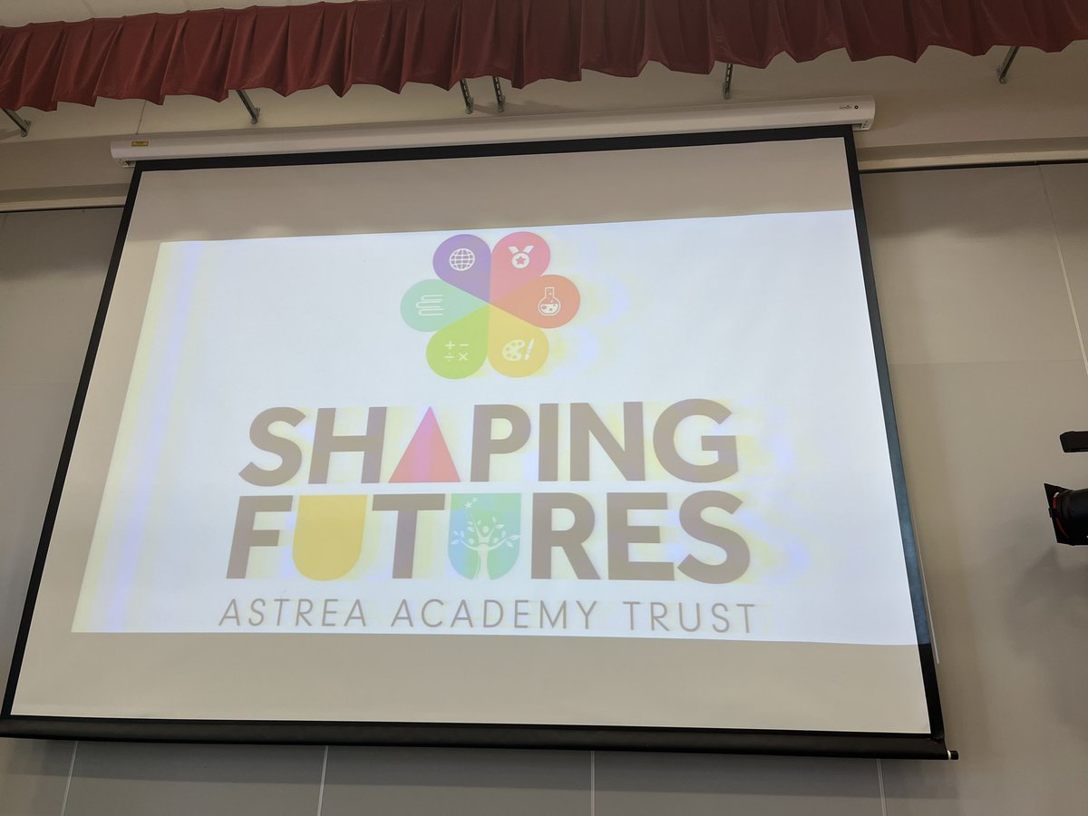 Wow! What a morning @AstreaDearne Great to see business leaders and students together to celebrating the #shapingfutures programme. Students have clearly gained so much and I enjoyed listening to their experiences. Pleasure to be invited! Great job @CarruthersC and team 🙌🏼🙌🏼