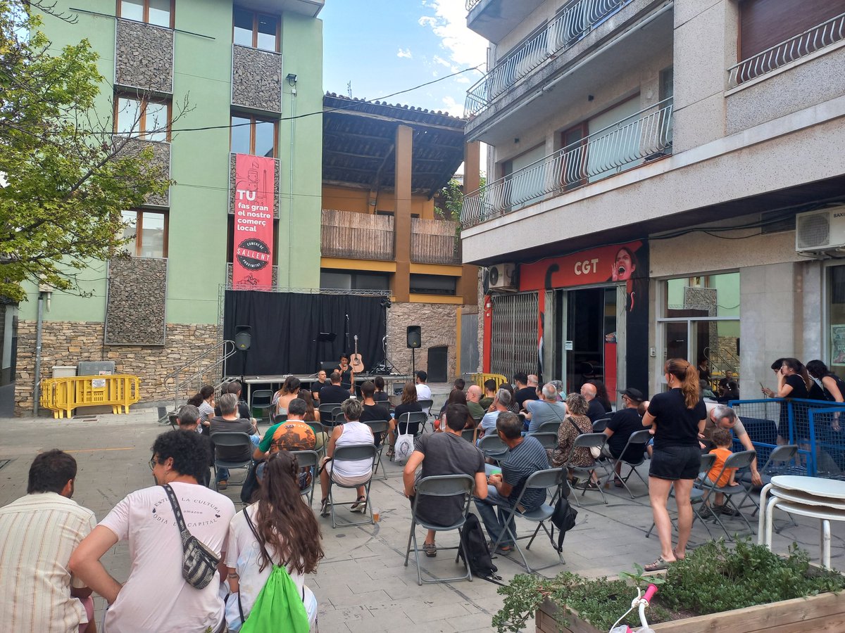 Avui presentació del llibre "Antifeixistes" de <a href="/Miquel_R/">Miquel Ramos 🥘</a> a #Sallent

Tot seguit sopar de pinxos, begudes a la barra i concert de Pà Torrat