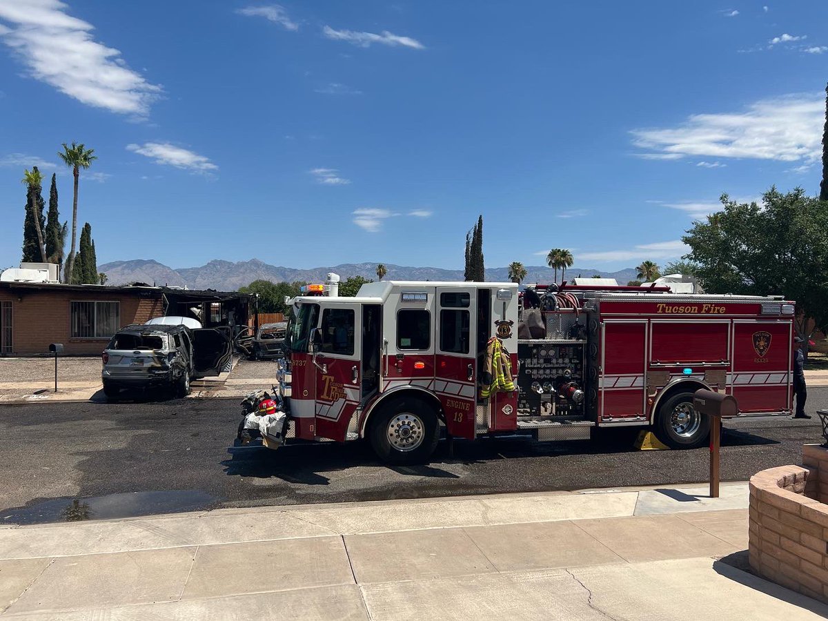 TucsonFireDept's tweet photo. …determine a cause 

SAFETY MESSAGE: If a fire sparks at your home or in your vehicle, DO NOT attempt to extinguish on your own. Immediately evacuate the area and call 9-1-1. Leave the firefighting to the professionals 👩‍🚒

#TFD #TucsonFire #firefighter #tucson #Engine13 #Medic13 https://t.co/ESRwKM7qt1