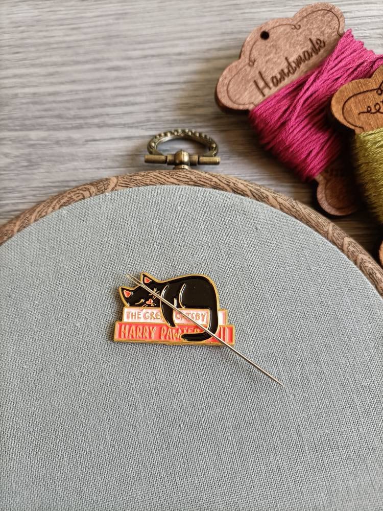 botanical_craft's tweet photo. Sleeping black cat needle minder, needle magnet for embroidery and cross stitch https://t.co/15ixnSOPsS #embroidery #yes #black #orange #needleminder #crossstitch #stitchaccessories #needlekeeper #needlenanny https://t.co/z7440yIzeq