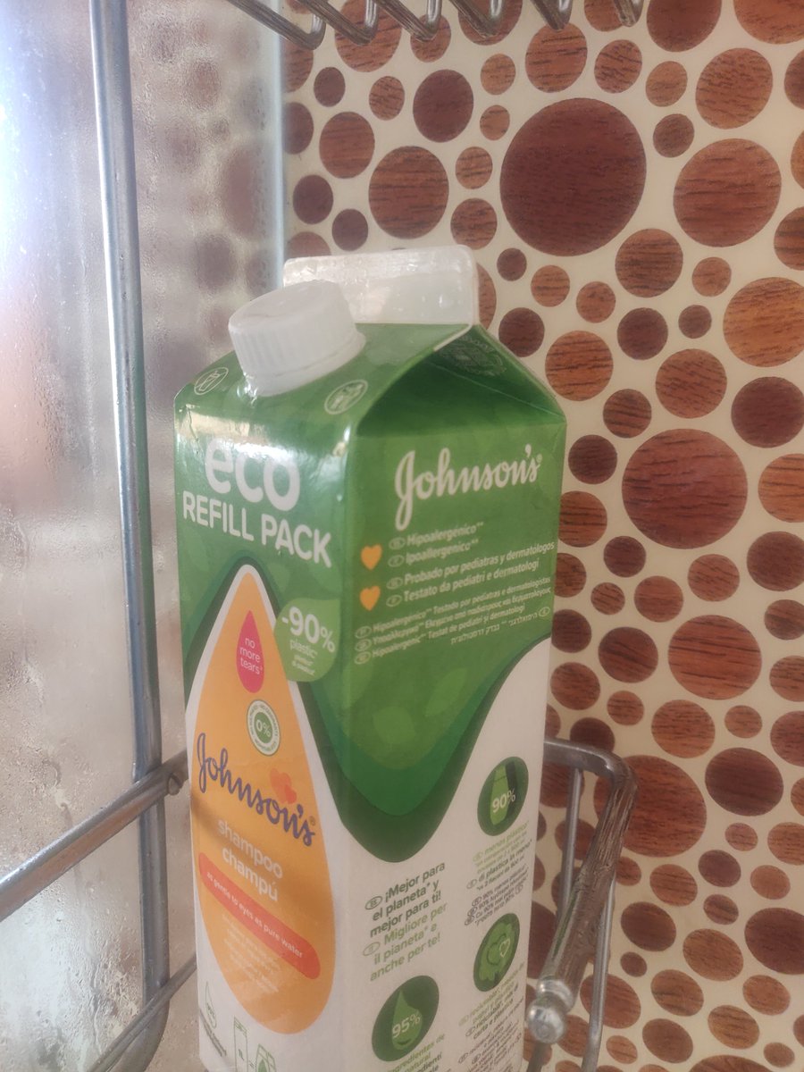 Filiprlim's tweet photo. Vocês metem baby johnson's shampoo antes ou depois dos cereais https://t.co/u5dhjtk91N