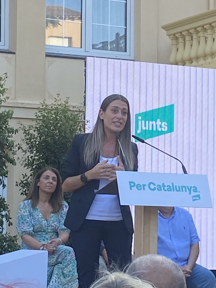 jtorrents's tweet photo. A l’acte de campanya de #LaGarriga amb la nostra candidata @miriamnoguerasm, el nostre secretari general @jorditurull, l’alcaldessa @meritxellbudo i els candidats @FranCOLOME i @jpagesm. És el moment de dir que #janhihaprou #23J #PerCatalunyaJunts @JuntsXCat https://t.co/YbEQKMIQv5