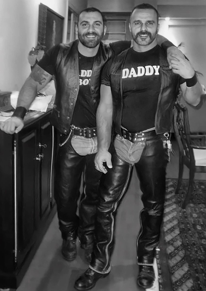 FrankKolt's tweet photo. here we are! great #leathermen https://t.co/5xpGJVVwee