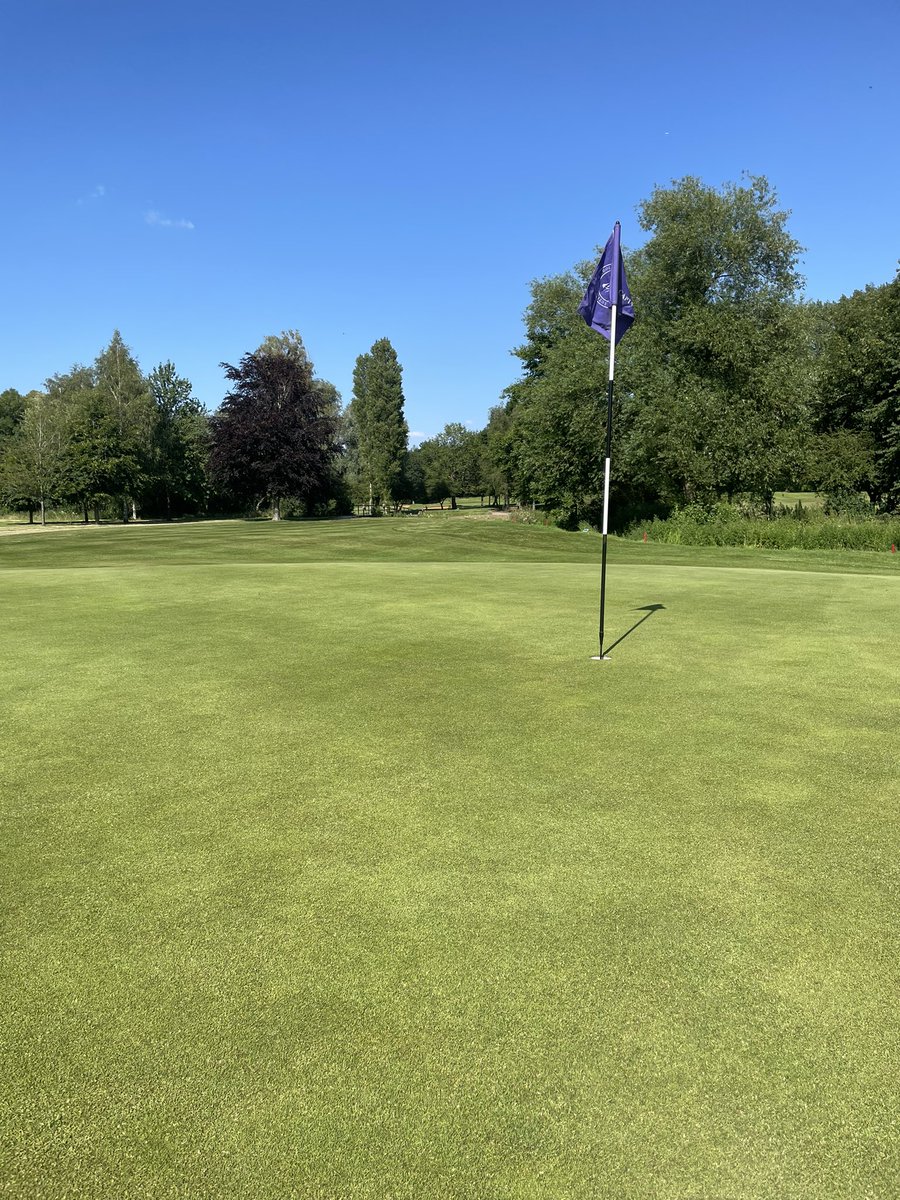 GolfLutterwort1's tweet photo. Nice evening set up to get ahead for captains day tomorrow. Course looking fantastic !! @LutterworthGolf https://t.co/BWtl8Ms6qs