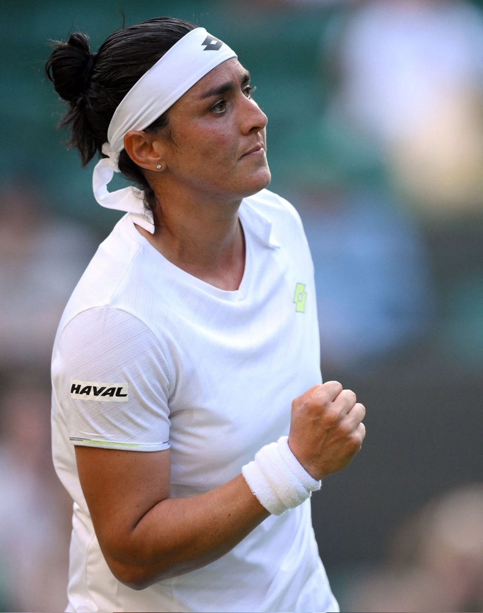OnsJabeurFans's tweet photo. Third round here we go 🍀🙌

#Wimbledon
📸 Getty images https://t.co/3jnfR0d2YV