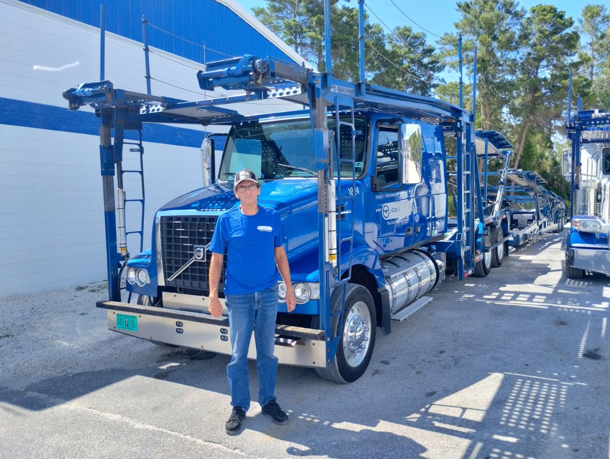 Welcome veteran driver Christian 👋 3️⃣0️⃣ + of experience Team @ecarmover ⤵ Driving unit 1️⃣0️⃣2️⃣4️⃣ ⤵ Congratulation! We are lucky to have you part of our family 👨‍👨‍👧‍👧 #eCarMover #TheCarShippingExperts #eCarLogistics #supplychainmanagement #crossborder 🍁