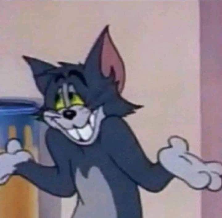 يَا لَيتَنِي كُنتُ يا حَسـنَاءُ ذا حِــولٍ
حَتّىٰ أرىٰ حُسنَكِ الفَتّانَ أضعَافَا😁