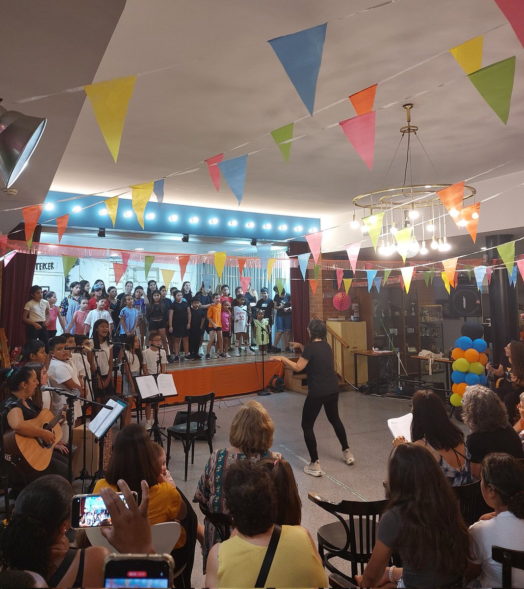 El <a href="/gilgalsolidari/">Gilgal Solidari</a> ens ha regalat un esclat d' energia i germanor.
#santcugat #solidaritat