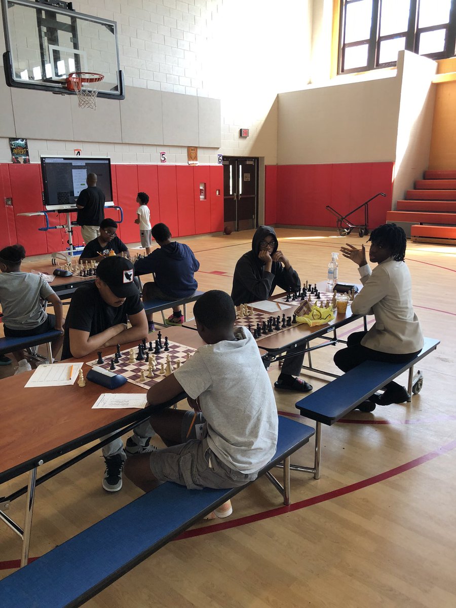derekewilder's tweet photo. Just want to thank my the kids who are participating in my summer chess league we have kids from Cass king Chrysler elementary Bunche munger an more thx for spending your summer working an developing your chess skill an game #detroitchess #bestchesscoaches #chess https://t.co/fkRRrjG6Mv