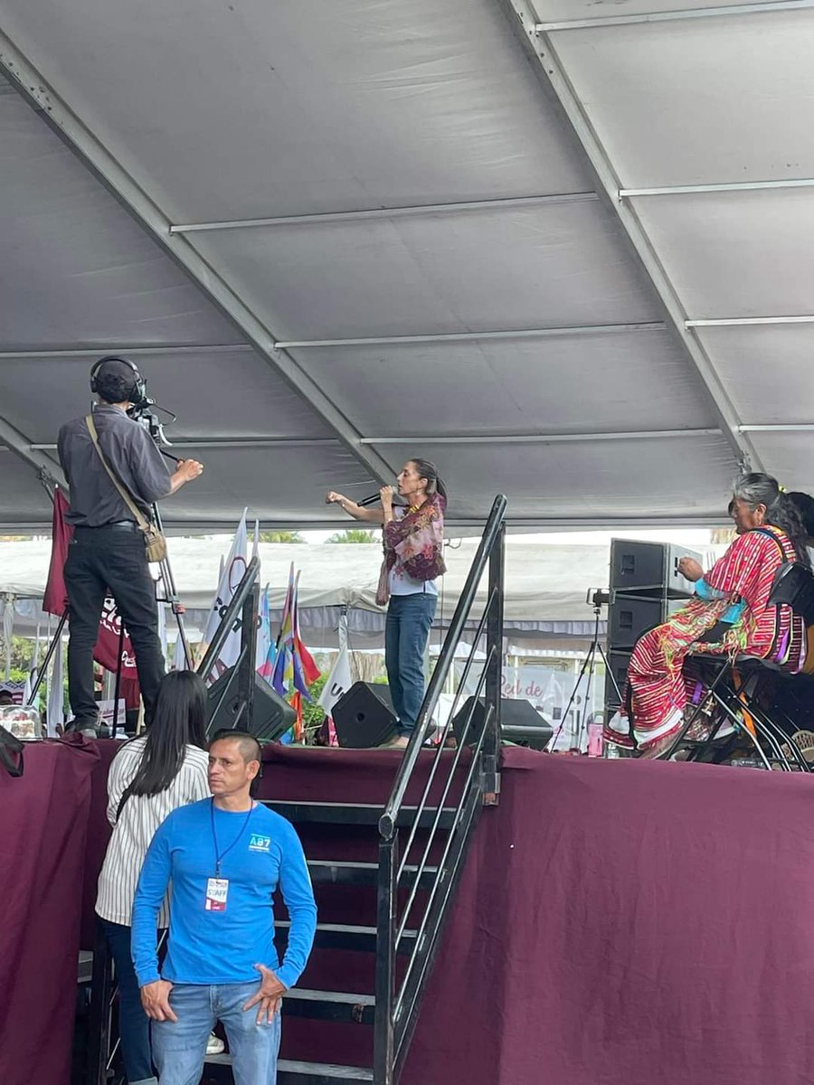 alinegch's tweet photo. Me llena de alegría ver cómo en toda la República Mexicana apoyan a la Dra. Claudia Sheinbaum. 
Gracias a Valle de Chalco por este cálido recibimiento a nuestra próxima Coordinadora de la Defensa de la 4T. https://t.co/IsofC7ICci