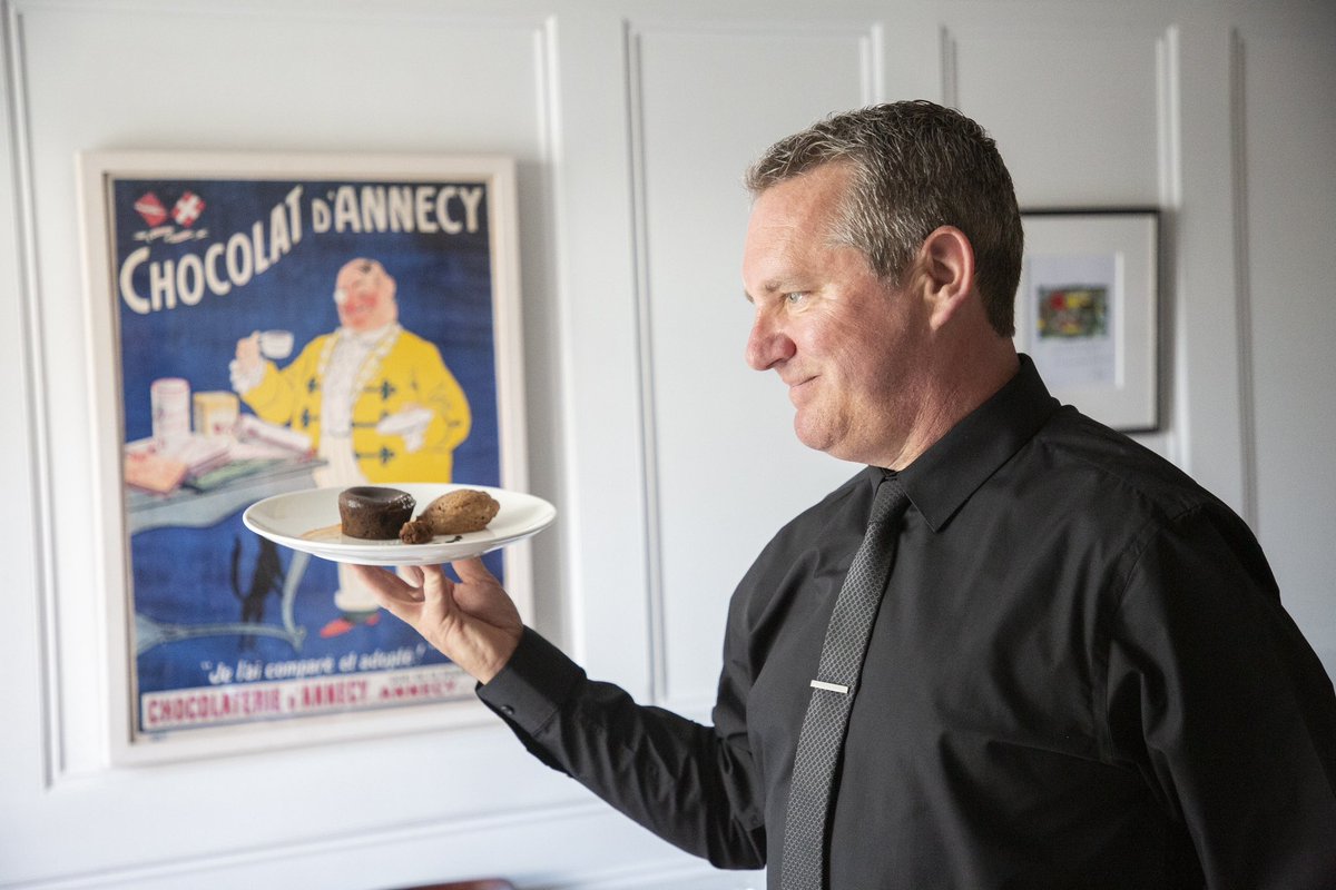 GuineaPigRest's tweet image. It’s Friday, treat yourself @guineapigrestaurant to a sweet, the glorious finale of your meal. 

#Valrhona #chocolate #fondant #Guineapigrestaurant #Dublin #Dalkey #topteam #foodoscars #bestcustomerservice #awardwinners #LoveDalkey #discoverdalkey #friyay #friday #summer2023 ☀️