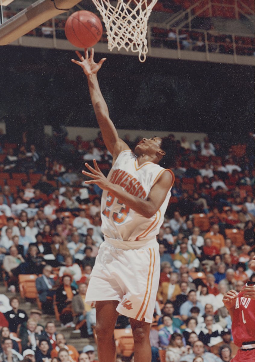 LadyVol_Hoops's tweet photo. Remembering #LVFL Nikki McCray-Penson

• 1994 SEC Player of the Year
• 1995 SEC Player of the Year
• 1,572 Career Points as a Lady Vol
• 5x SEC Champion 
• 2x All-American 

• 3x WNBA All-Star 
• 2x Olympic Gold Medalist 
• 2012 @WBHOF inductee 

A Lady Vol Legend 🧡 https://t.co/sI8vJDNMxR