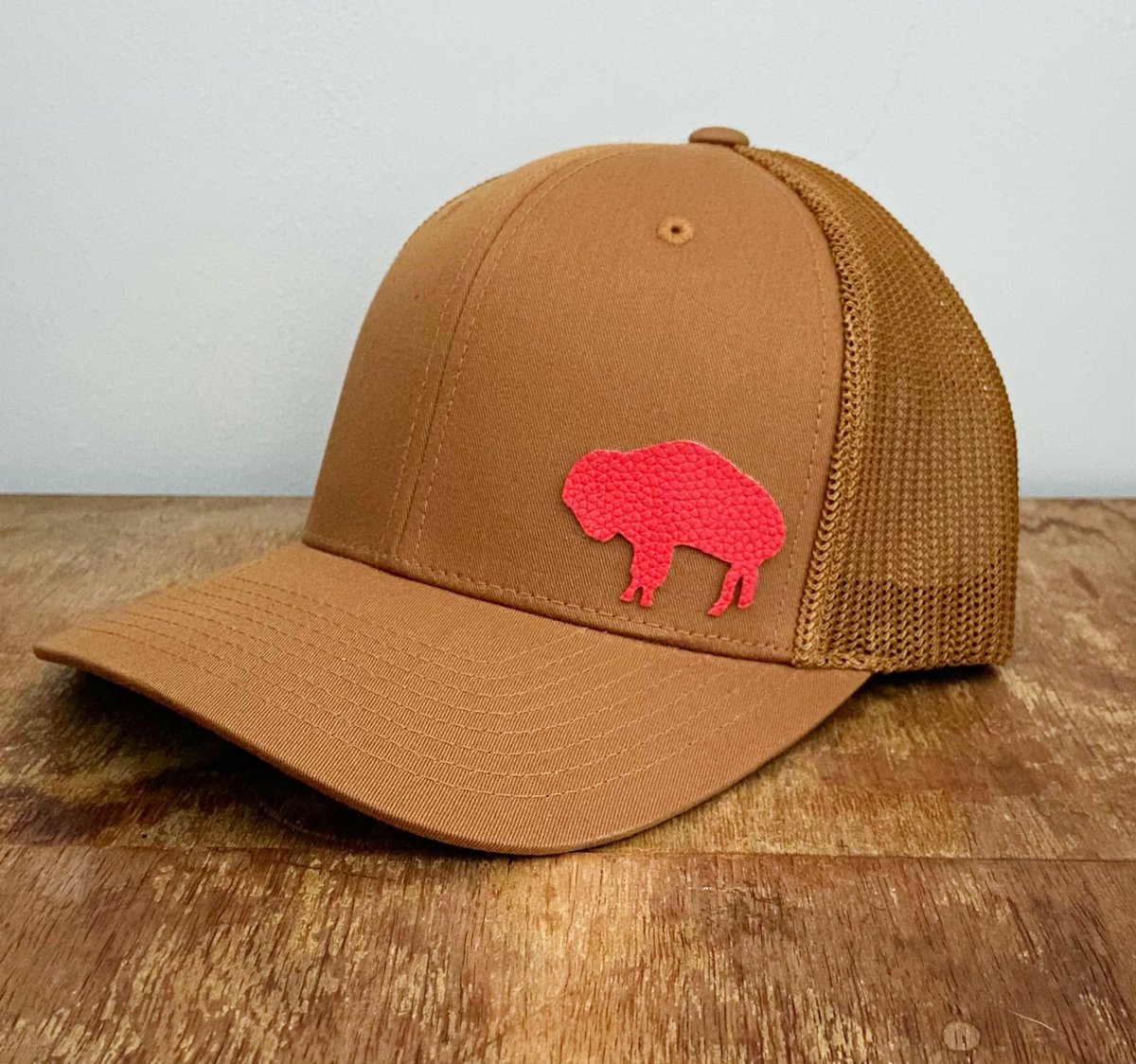 716Transplant's tweet photo. 🚨Merch giveaway🚨

I messed up which means free stuff 😁

FlexFit Hat
Mid-profile 
Structured front
Mesh back 
Pre-curved visor 
Spandex sweatband
OS fits most
Leatherette 🦬 (won’t fade in the sun)
Your choice of small or large patch

Just like &amp; RT 

Winner picked Sun 9 July https://t.co/aRBFLooEoR