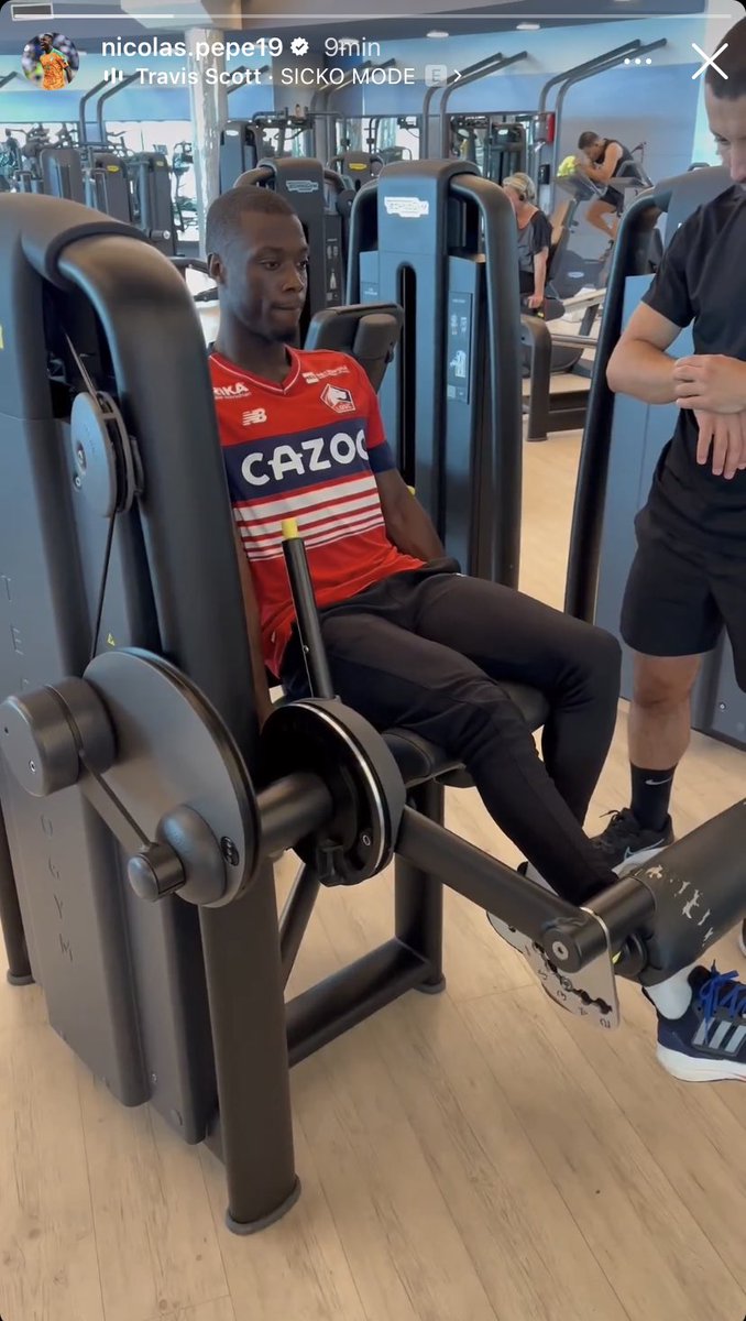 voixdesdogues's tweet photo. ❤️ • Nicolas Pépé qui s’entraîne avec le maillot du LOSC. https://t.co/YBKRFuslOM