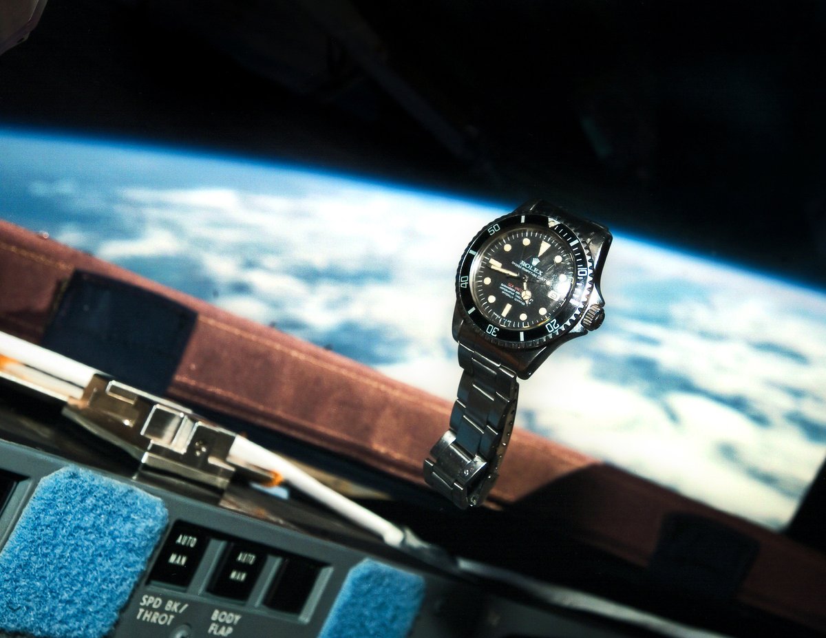 YoungBrando_WnS's tweet photo. An early Rolex "Single-Red" Sea-Dweller floating in the International Space Station. #rolex #seadweller #singlered #submariner #doublered #wristwatch #watches #sportswatch #divewatch #diver #diving #submersible #sealab #deepsea #scubadiving #freediving #saturationdiving #watchfam https://t.co/ON6xqXpDg6