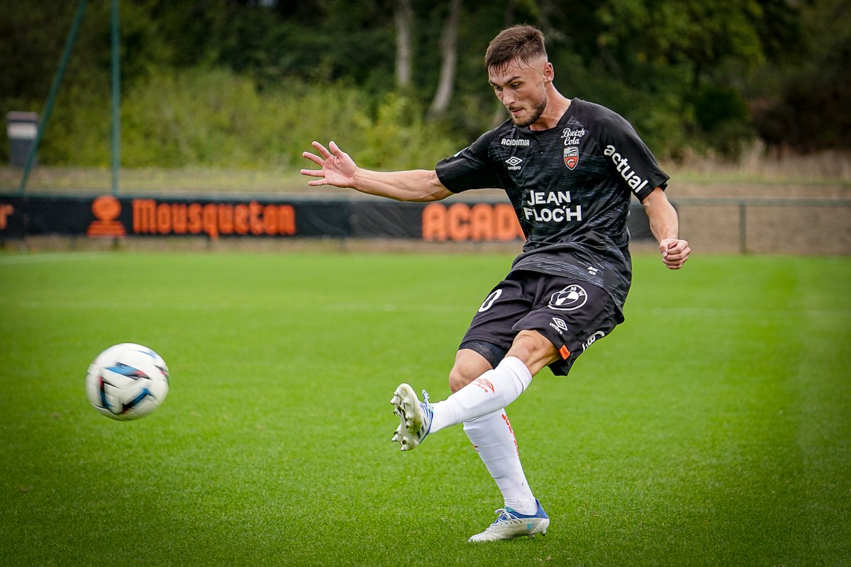 FC LORIENT 🐟 tweet media