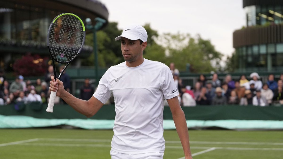 PrimerSetCol's tweet image. Primer colombiano en octavos de final de #Wimbledon (singles): Daniel Elahi Galán Riveros.